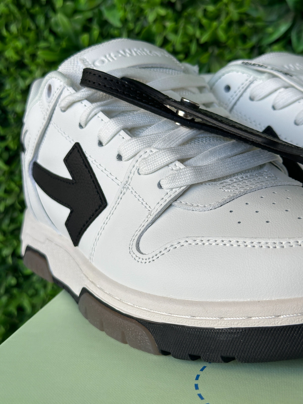 OFF WHITE Out Of Office Black & White