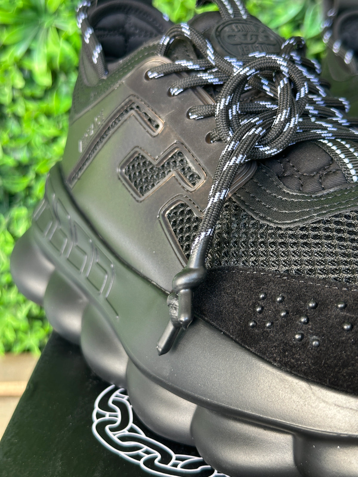 VERSACE Chain Reaction Black