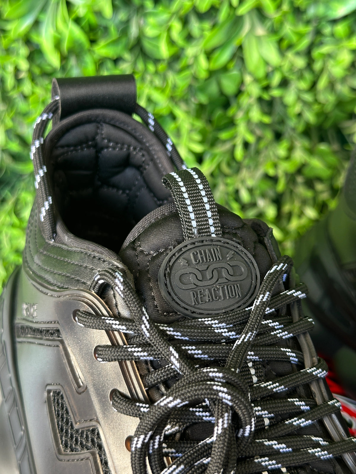 VERSACE Chain Reaction Black