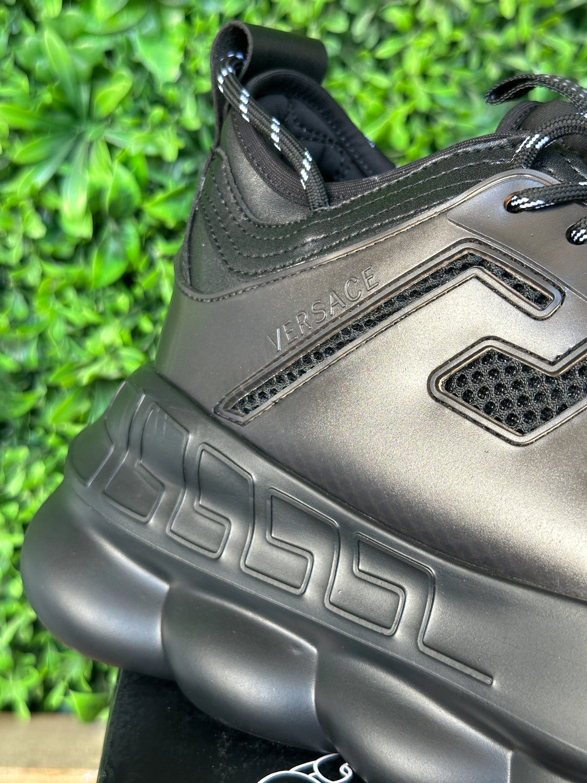 VERSACE Chain Reaction Black