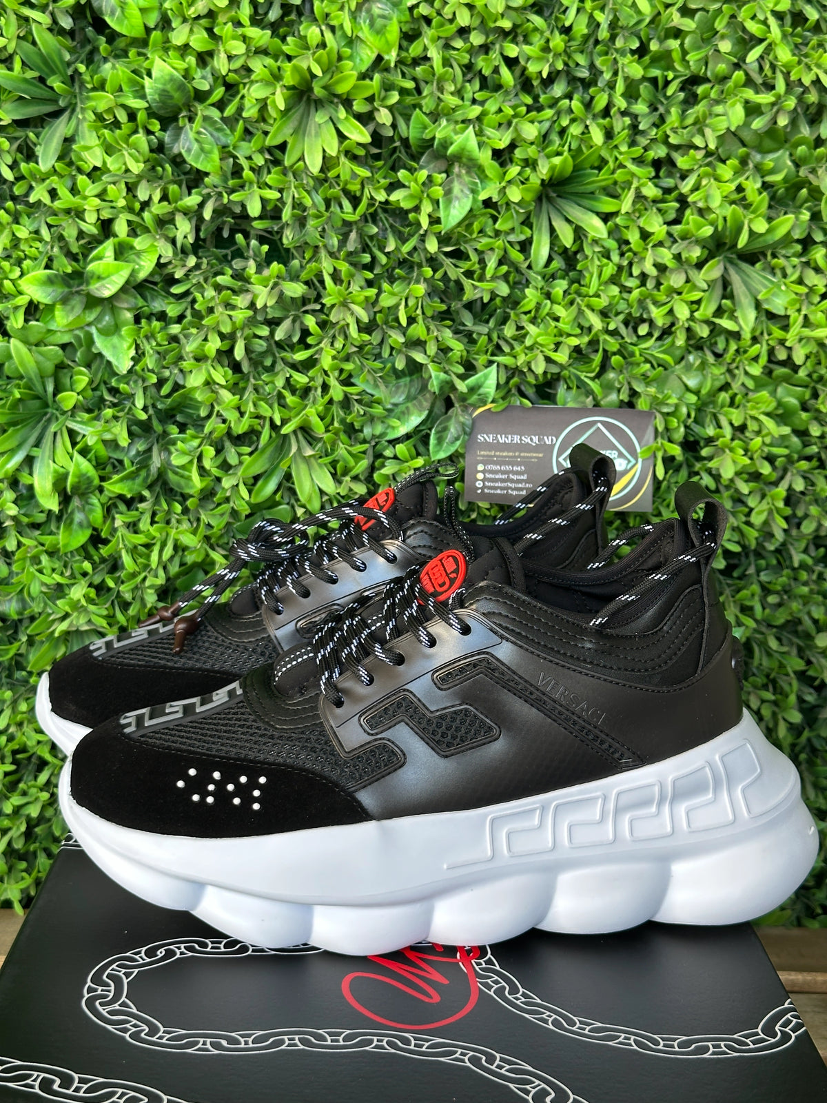 VERSACE Chain Reaction Black & White