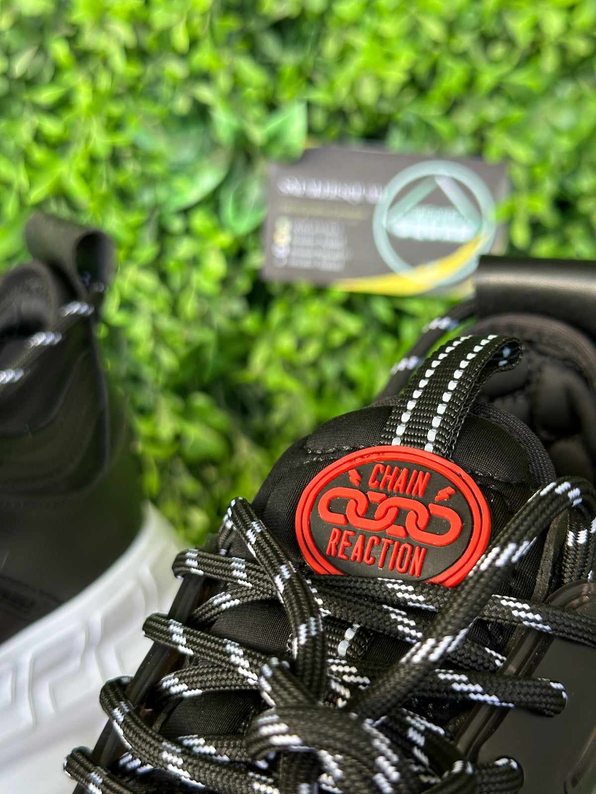 VERSACE Chain Reaction Black & White