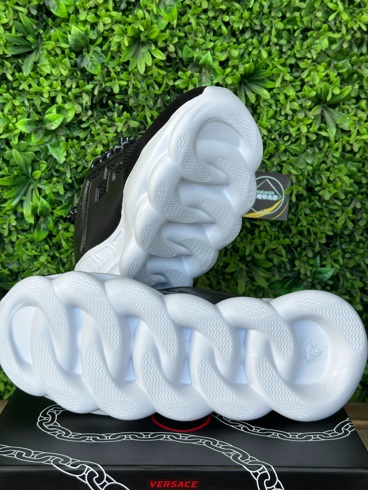 VERSACE Chain Reaction Black & White