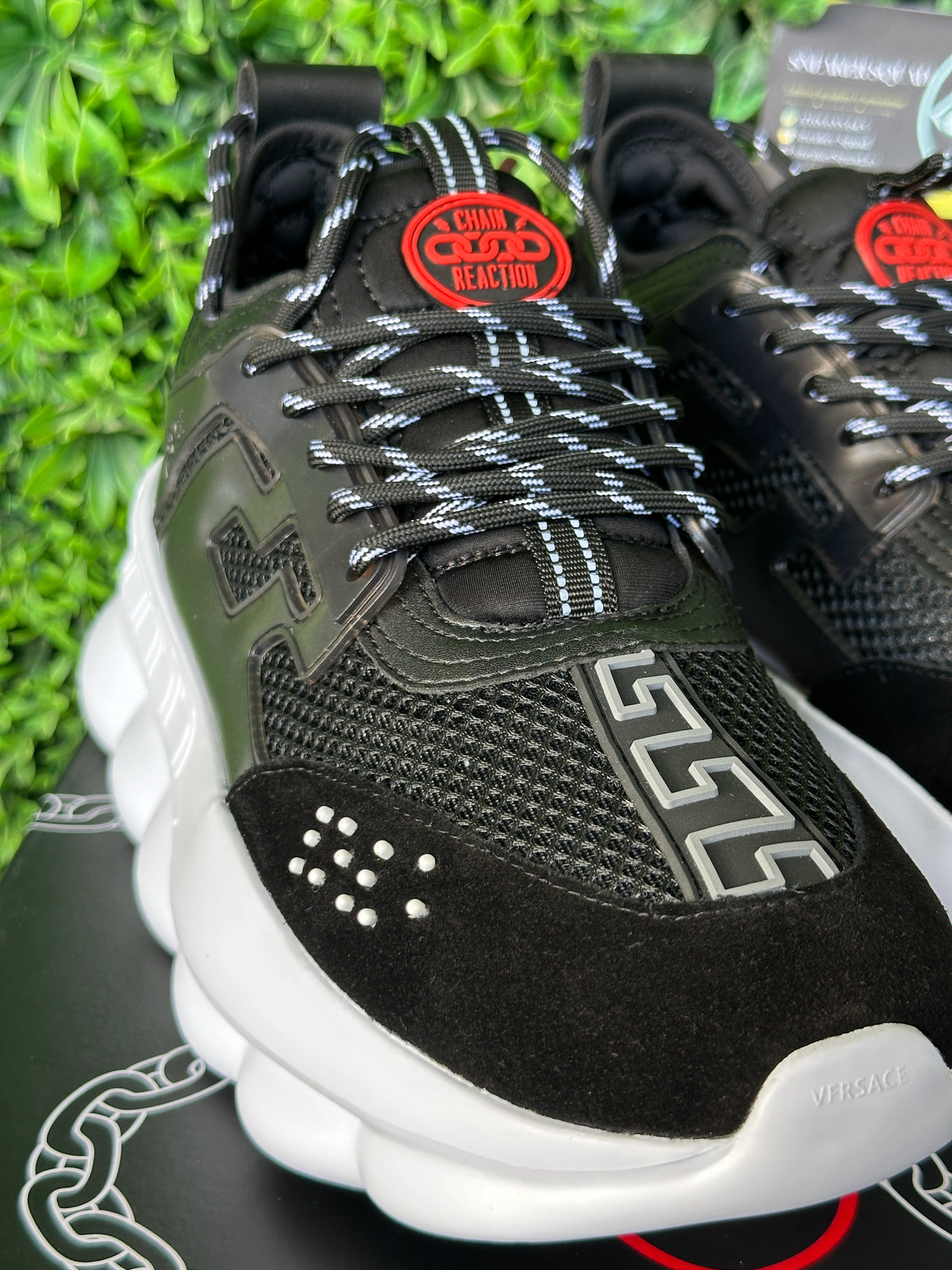 VERSACE Chain Reaction Black & White