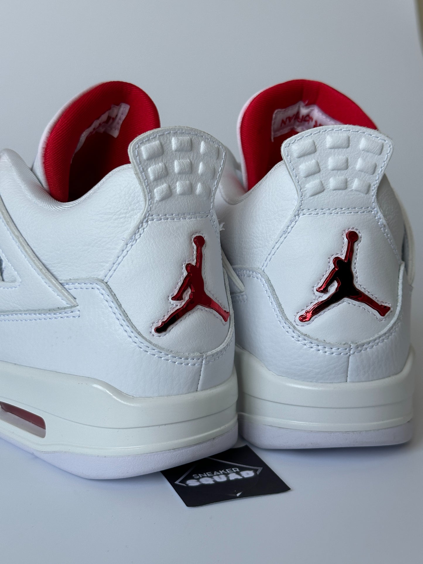 J4 Metalic Red