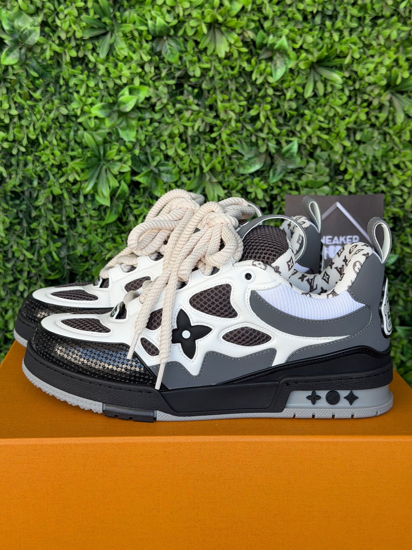 Skate Grey