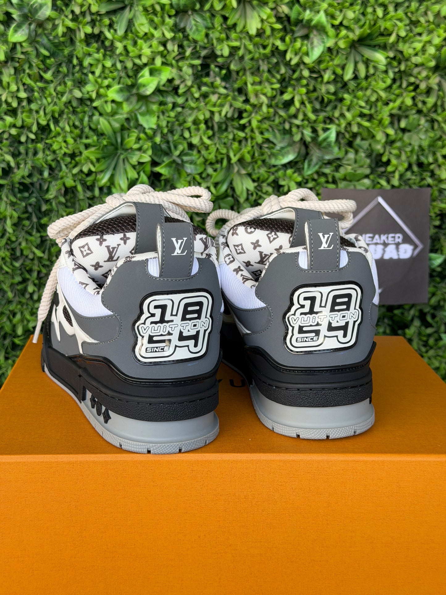 Skate Grey