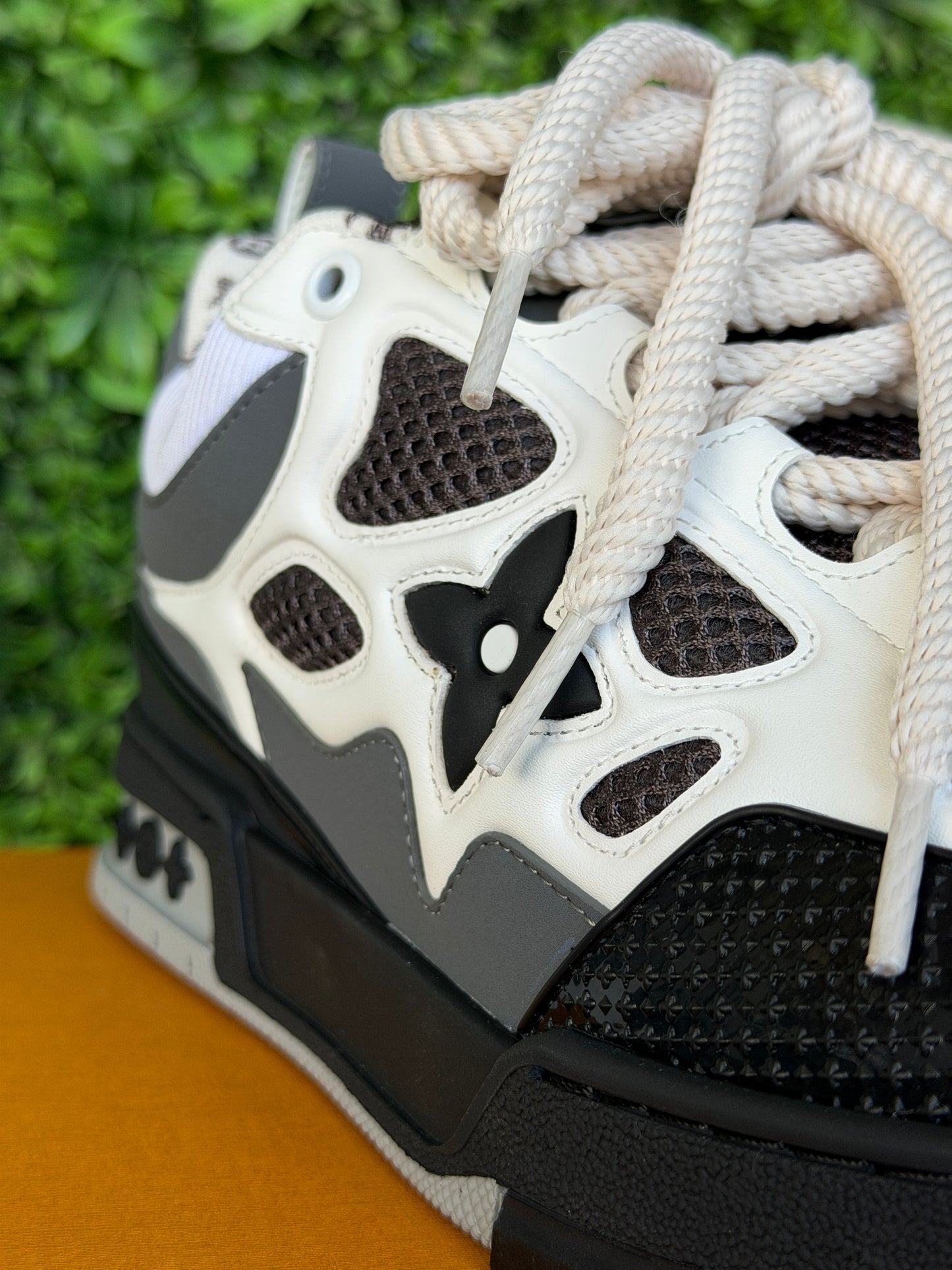 Skate Grey