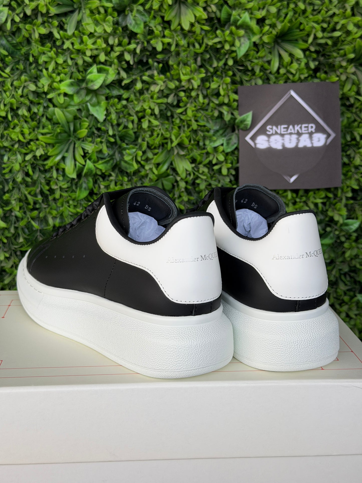 MQ Black/ White