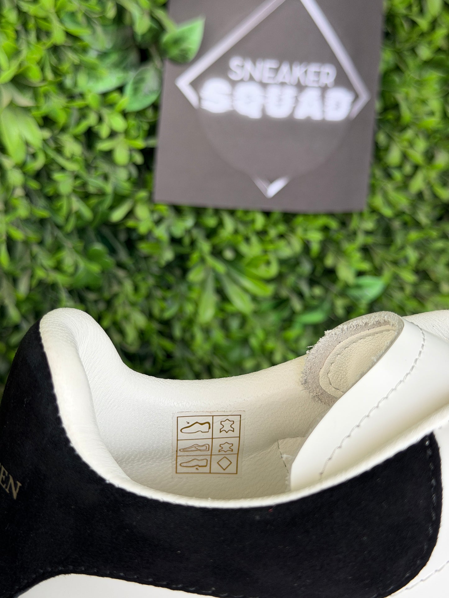MQ White/Black