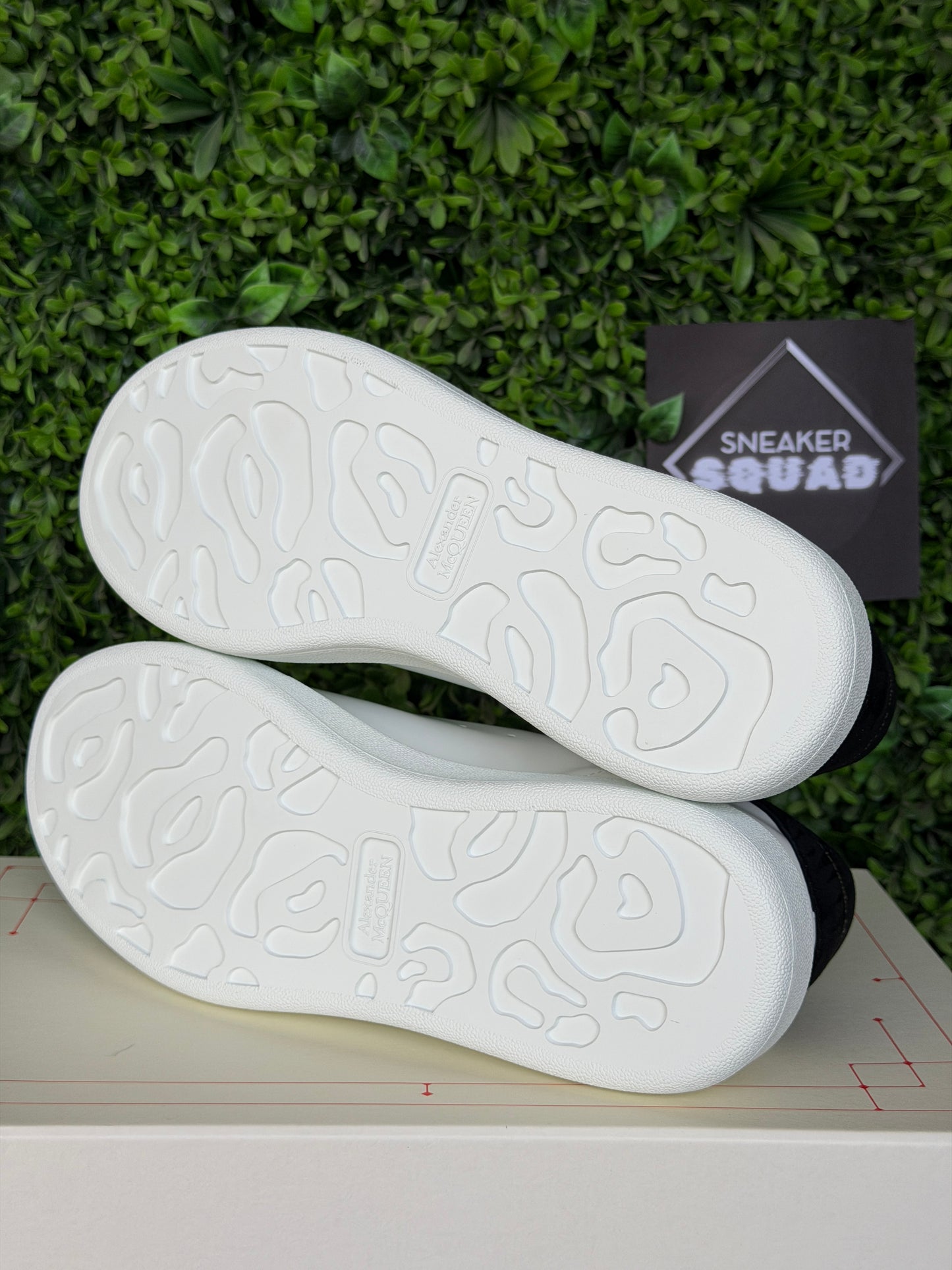 MQ White/Black