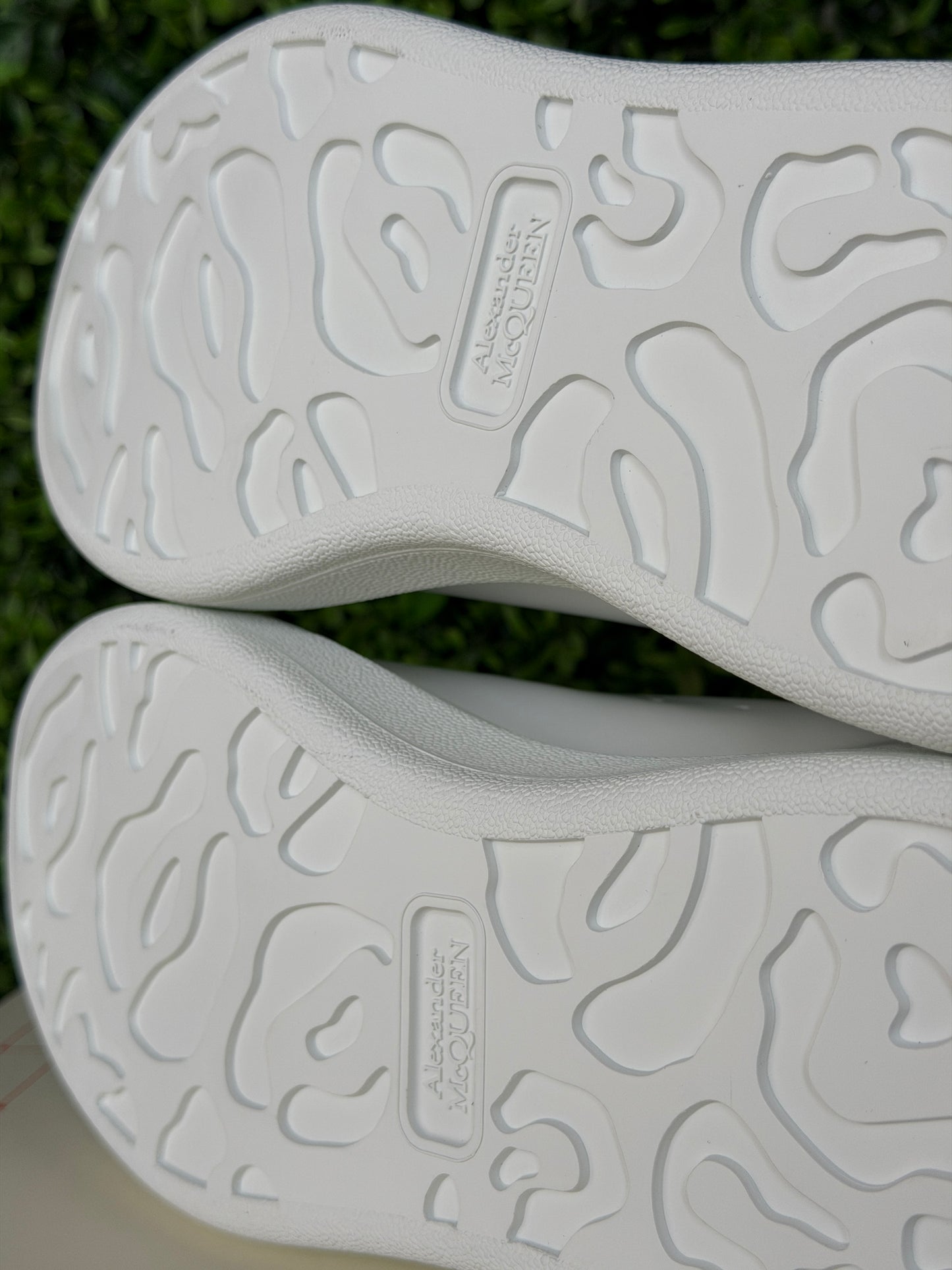 MQ White/Black