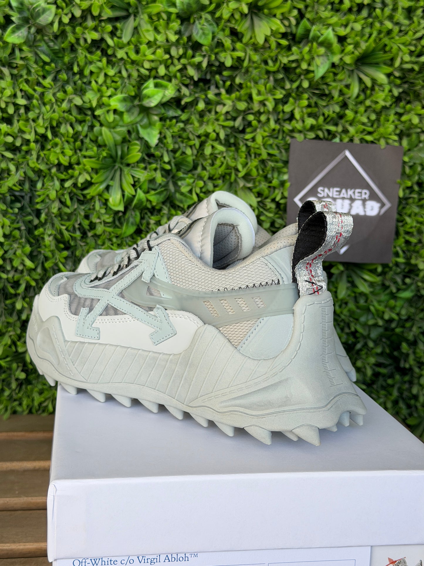 1000 Grey