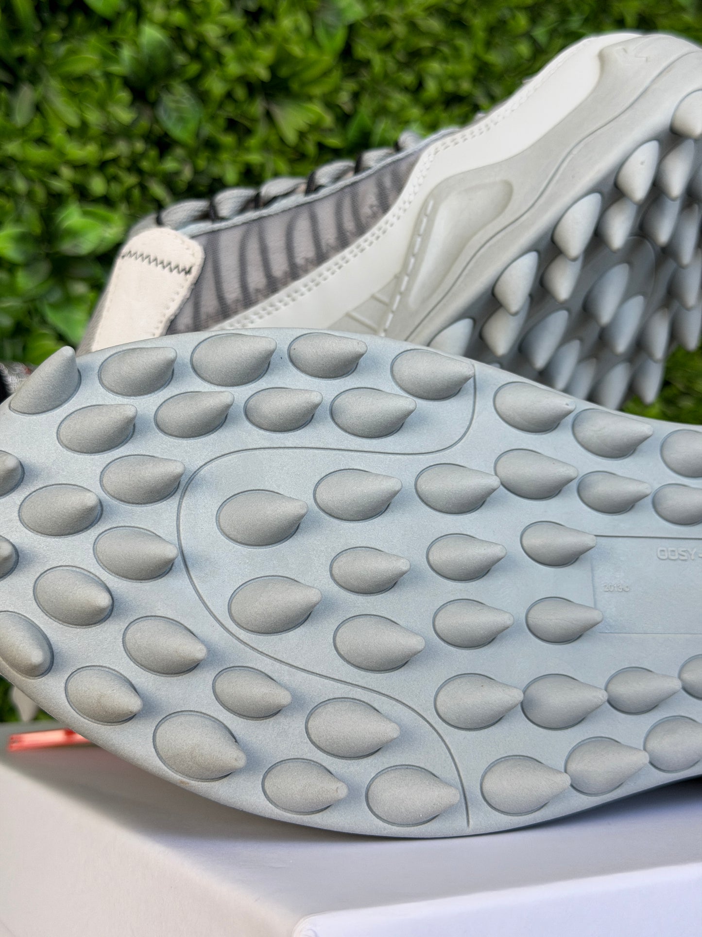 1000 Grey