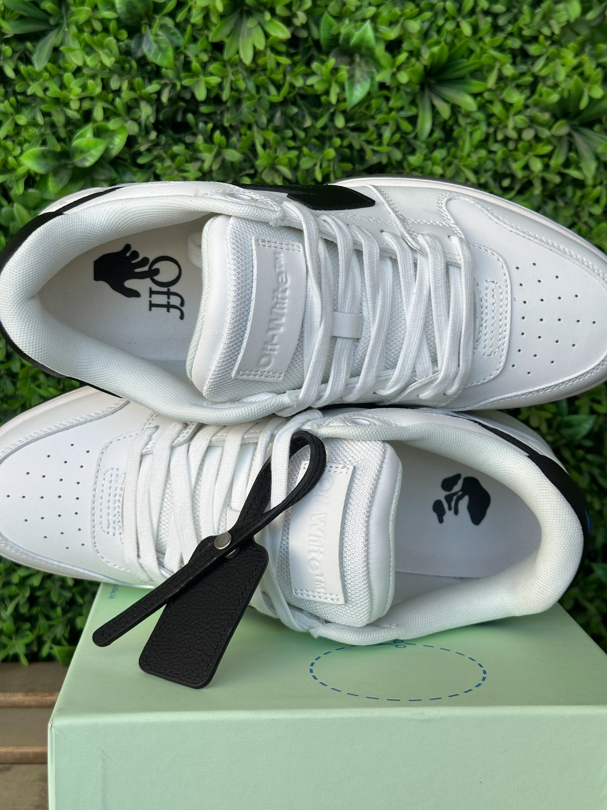 OFF WHITE Out Of Office Black & White